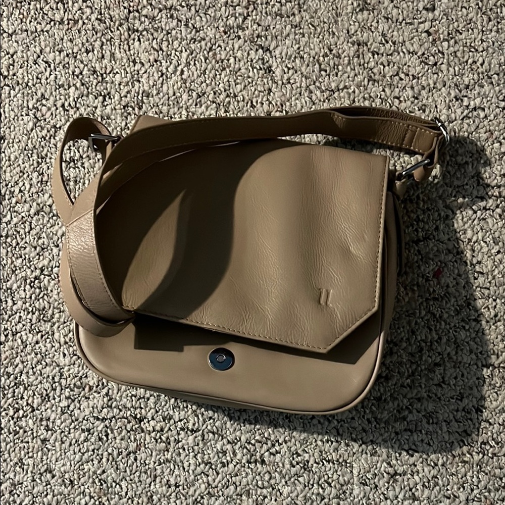 Elegant Tan Crossbody Bag
